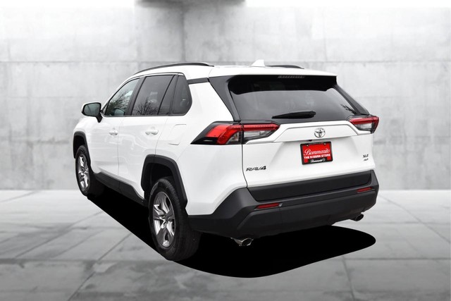 Toyota RAV4 Vehicle Image 06