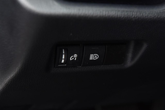 Toyota RAV4 Vehicle Image 11