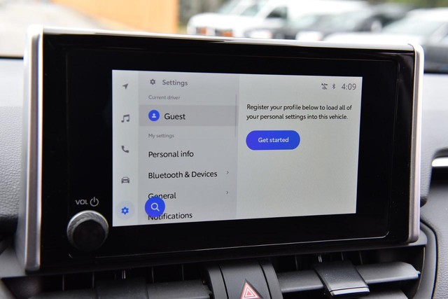 Toyota RAV4 Vehicle Image 14