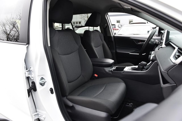 Toyota RAV4 Vehicle Image 20