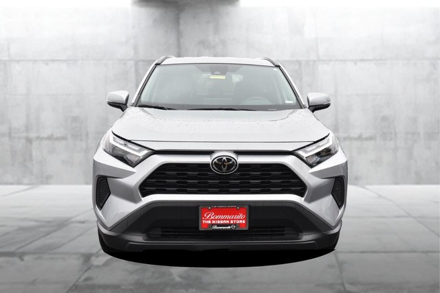 Toyota RAV4 Vehicle Image 04