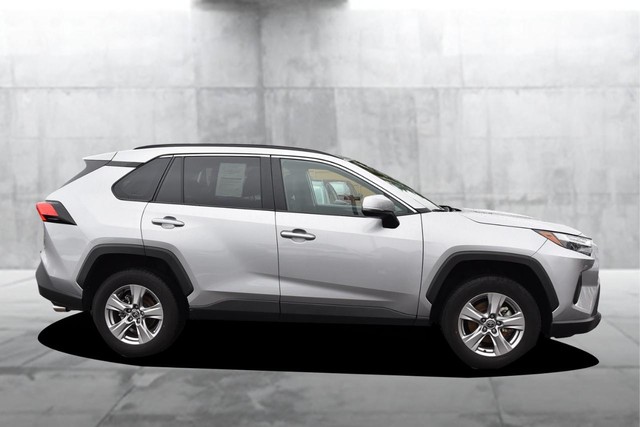 Toyota RAV4 Vehicle Image 05