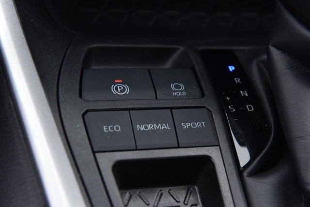 Toyota RAV4 Vehicle Image 16