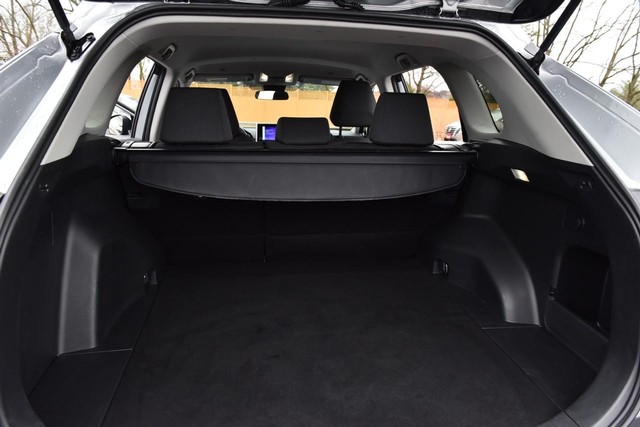 Toyota RAV4 Vehicle Image 24