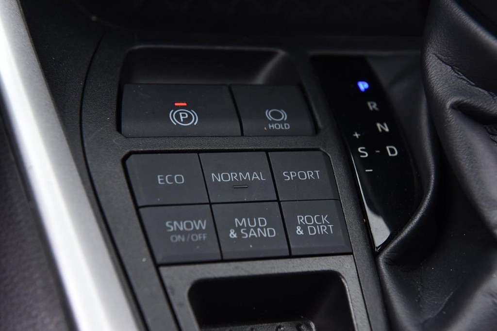 Toyota RAV4 Vehicle Image 16