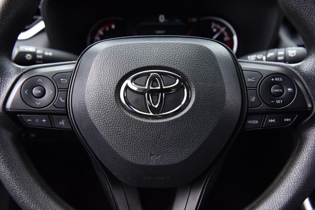 Toyota RAV4 Vehicle Image 18