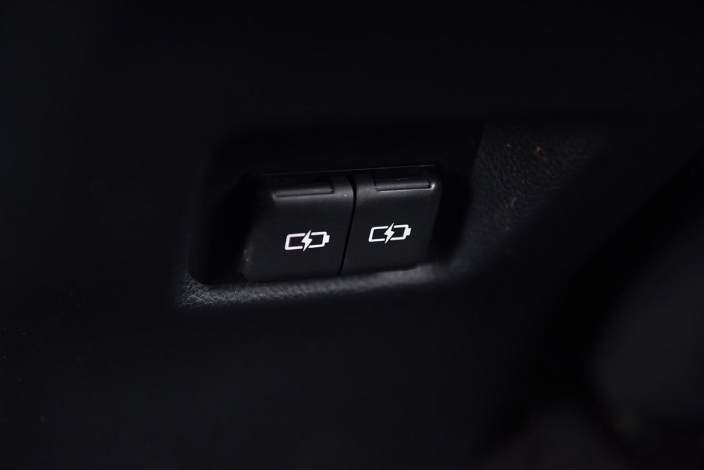 Toyota RAV4 Vehicle Image 23