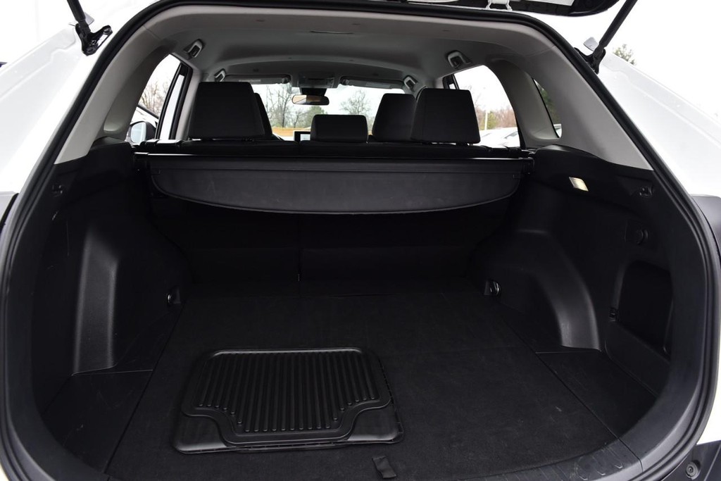 Toyota RAV4 Vehicle Image 24