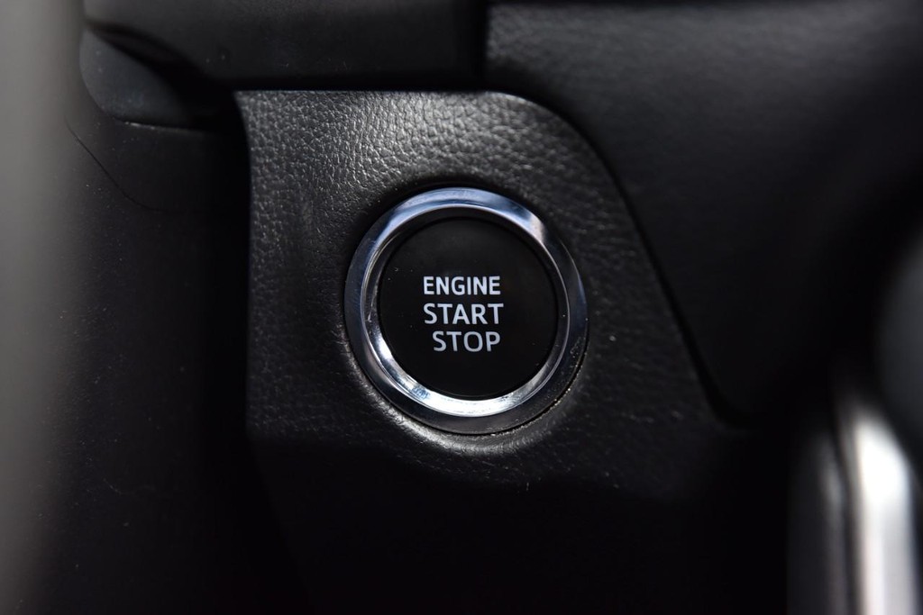 Toyota RAV4 Vehicle Image 17
