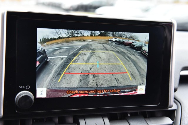 Toyota RAV4 Vehicle Image 13