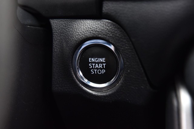 Toyota RAV4 Vehicle Image 17