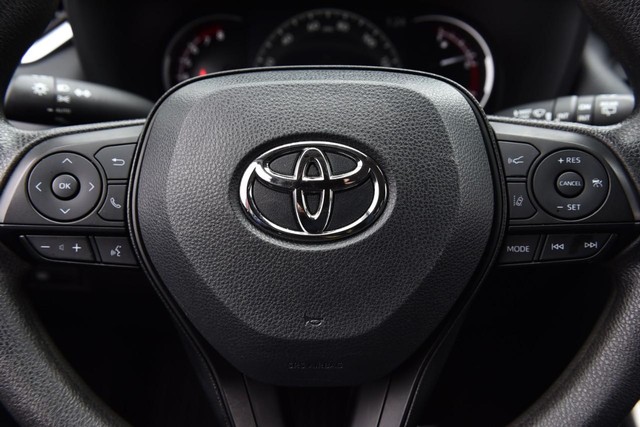 Toyota RAV4 Vehicle Image 18