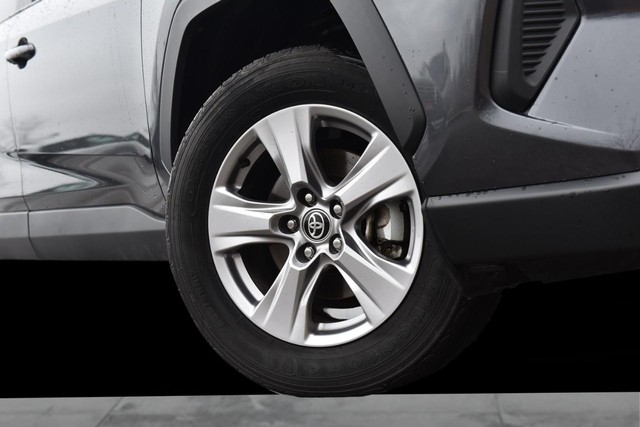 Toyota RAV4 Vehicle Image 03