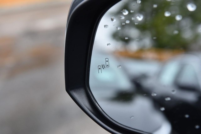 Toyota RAV4 Vehicle Image 10