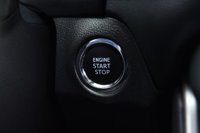 Toyota RAV4 Vehicle Image 17