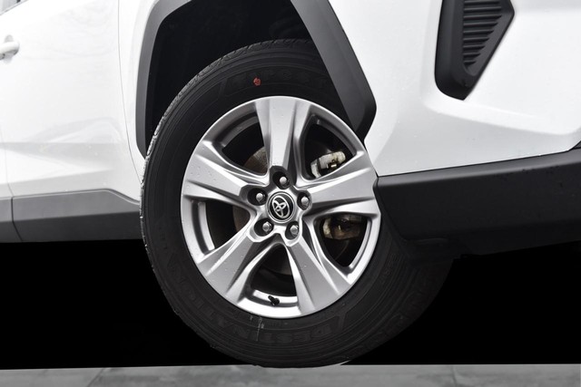 Toyota RAV4 Vehicle Image 03