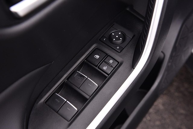 Toyota RAV4 Vehicle Image 09