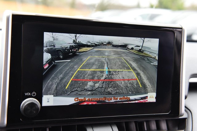 Toyota RAV4 Vehicle Image 13