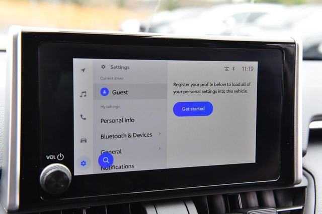 Toyota RAV4 Vehicle Image 14