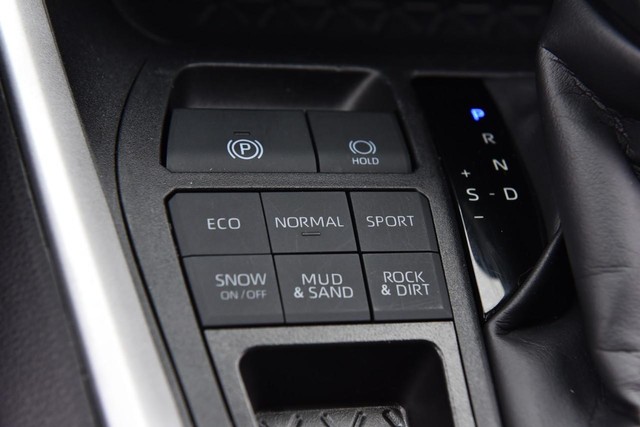 Toyota RAV4 Vehicle Image 16