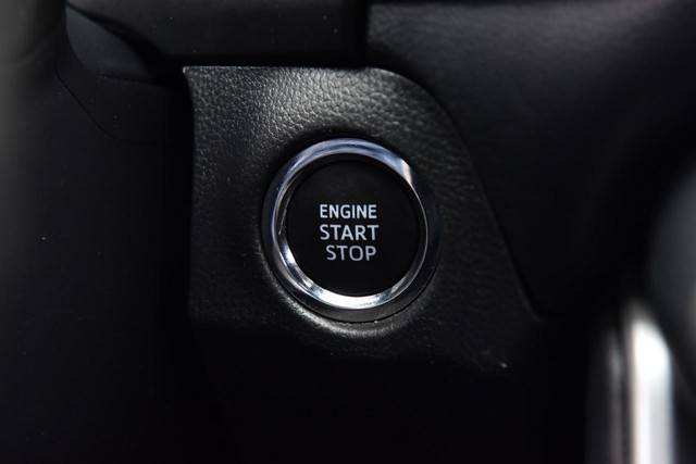 Toyota RAV4 Vehicle Image 17