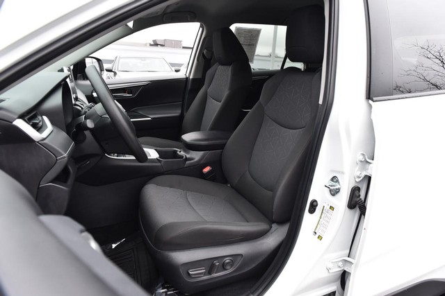 Toyota RAV4 Vehicle Image 19