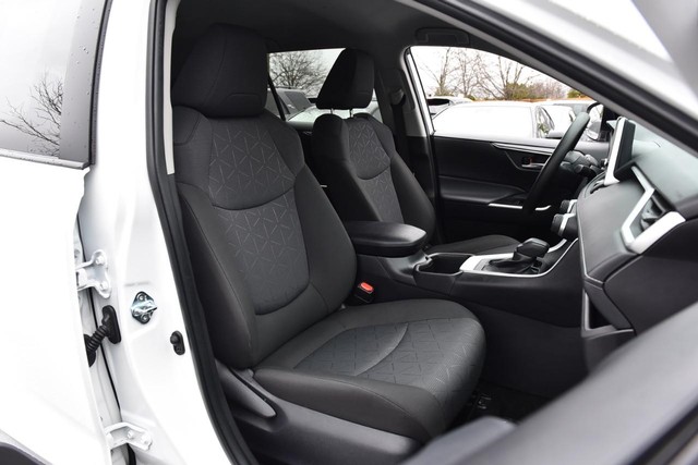 Toyota RAV4 Vehicle Image 20