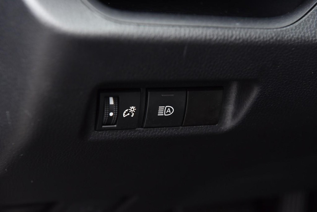 Toyota RAV4 Vehicle Image 11