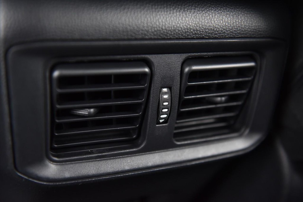 Toyota RAV4 Vehicle Image 22