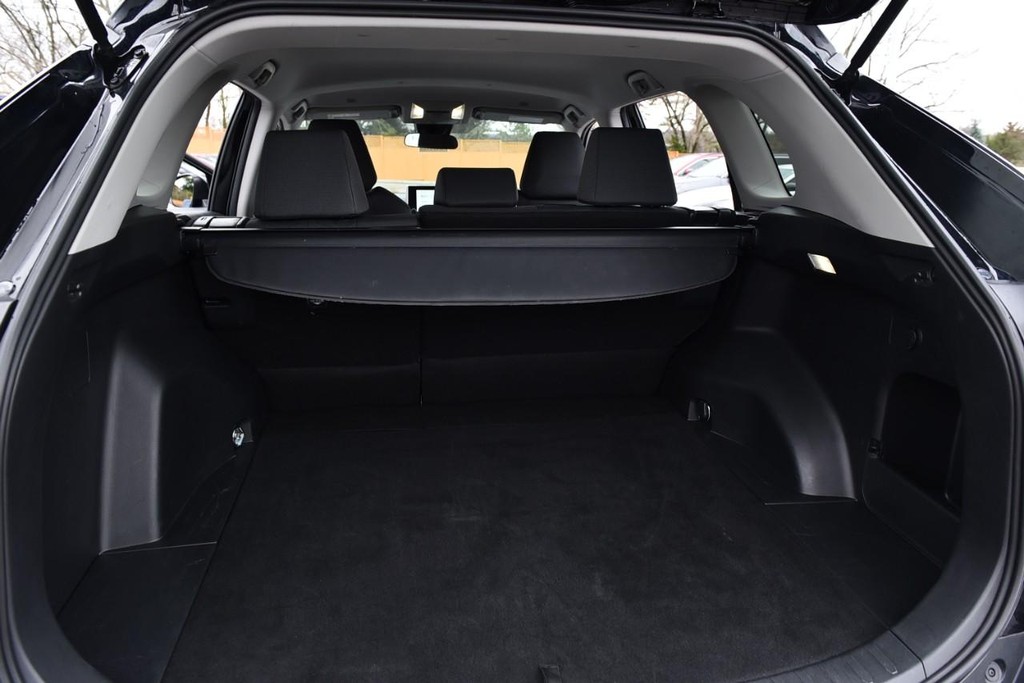 Toyota RAV4 Vehicle Image 24