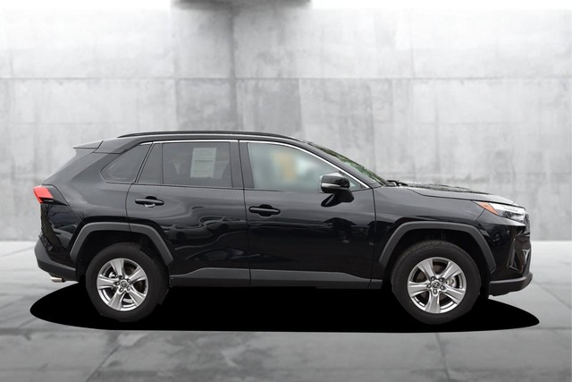 Toyota RAV4 Vehicle Image 05