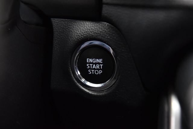 Toyota RAV4 Vehicle Image 17