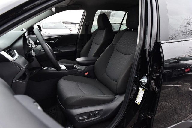 Toyota RAV4 Vehicle Image 19