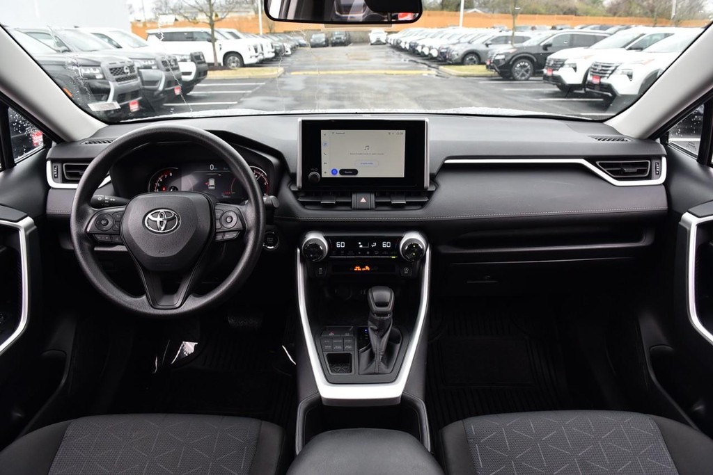 Toyota RAV4 Vehicle Image 08