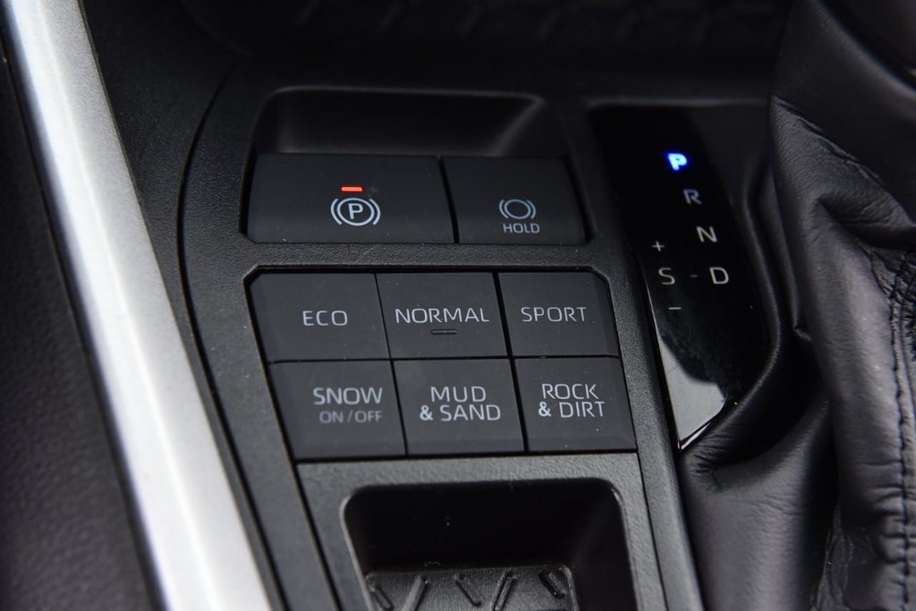 Toyota RAV4 Vehicle Image 16