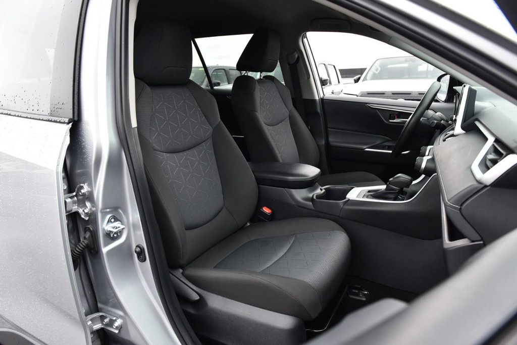 Toyota RAV4 Vehicle Image 20