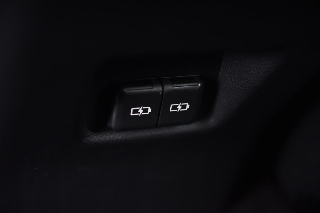 Toyota RAV4 Vehicle Image 23