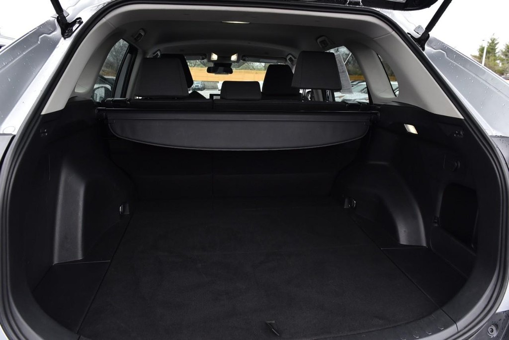 Toyota RAV4 Vehicle Image 24