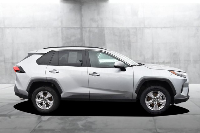 Toyota RAV4 Vehicle Image 05