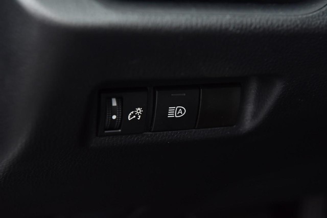 Toyota RAV4 Vehicle Image 11