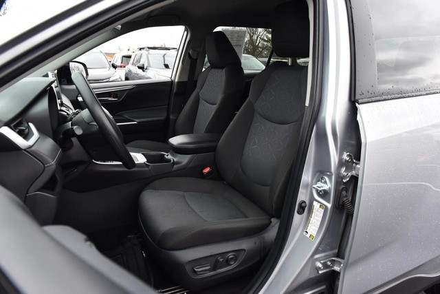 Toyota RAV4 Vehicle Image 19
