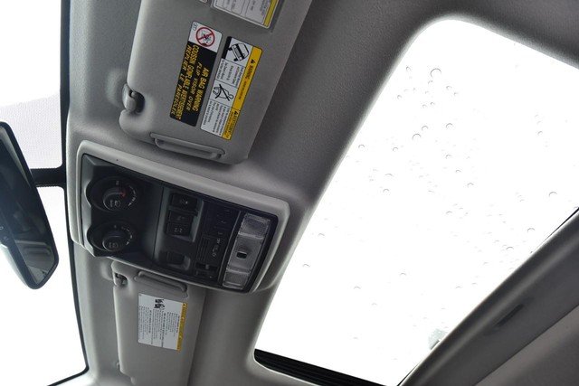 Toyota 4Runner Vehicle Full-screen Gallery Image 20