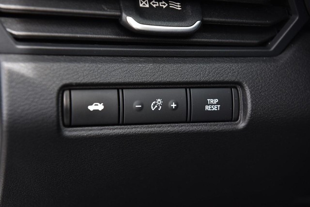 Nissan Altima Vehicle Full-screen Gallery Image 11