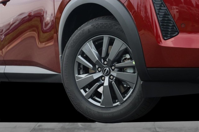 Nissan Pathfinder Vehicle Full-screen Gallery Image 3