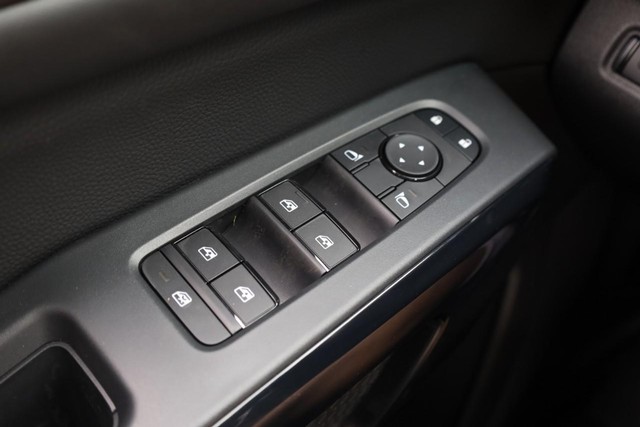 Nissan Pathfinder Vehicle Full-screen Gallery Image 20