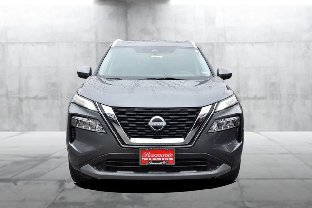Nissan Rogue Vehicle Image 04