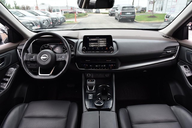 Nissan Rogue Vehicle Image 08