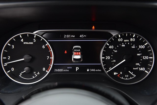 Nissan Rogue Vehicle Image 12