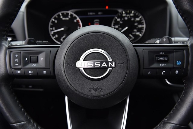 Nissan Rogue Vehicle Image 18