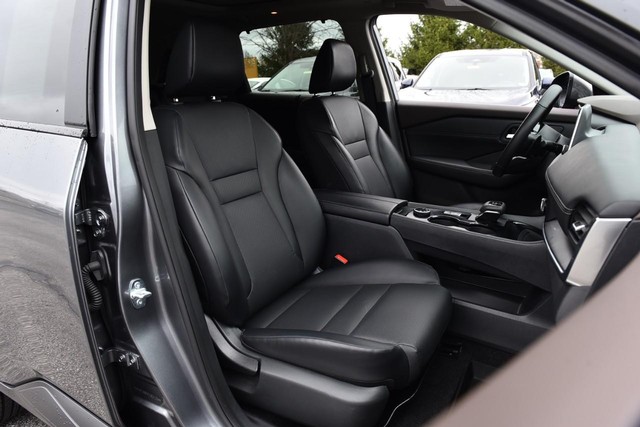 Nissan Rogue Vehicle Image 20